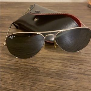 Ray ban aviator sunglasses